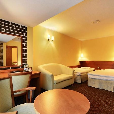 Hotel Astra Tajemniczy Ogrod ポズナン エクステリア 写真