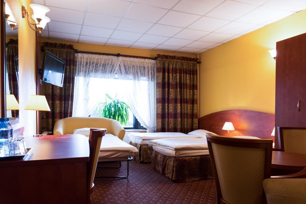 Hotel Astra Tajemniczy Ogrod ポズナン エクステリア 写真
