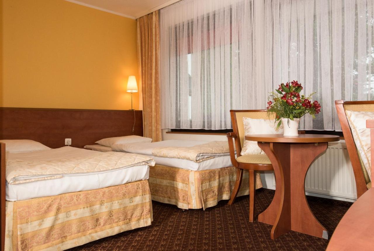 Hotel Astra Tajemniczy Ogrod ポズナン エクステリア 写真