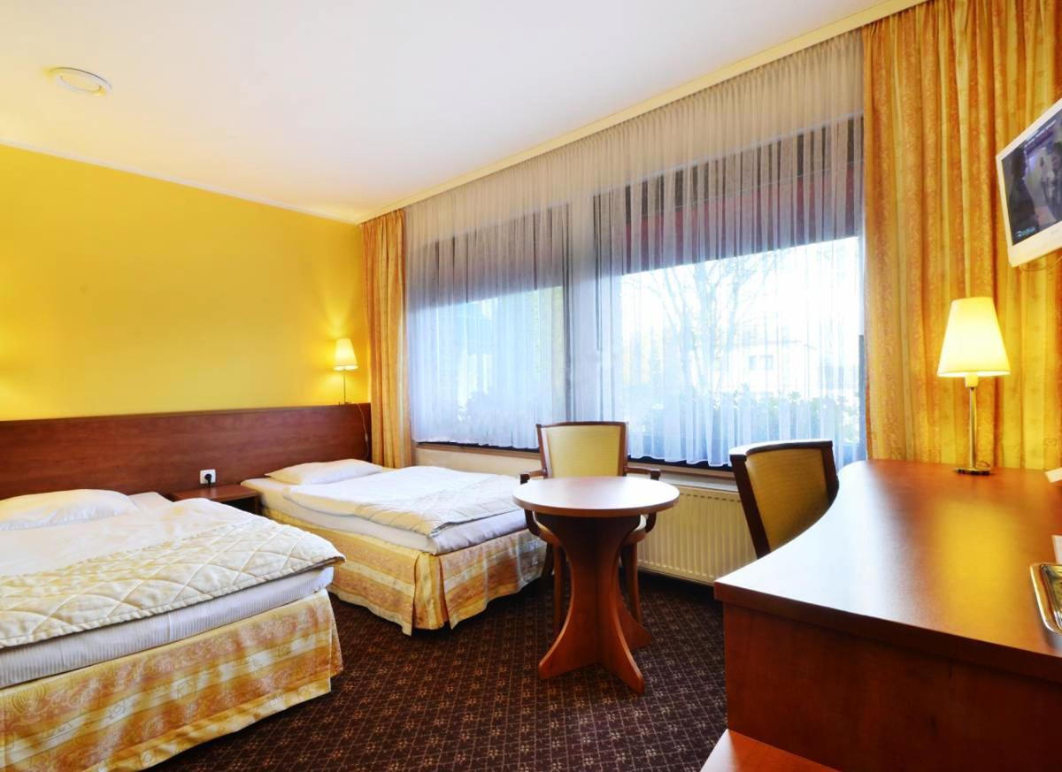 Hotel Astra Tajemniczy Ogrod ポズナン エクステリア 写真